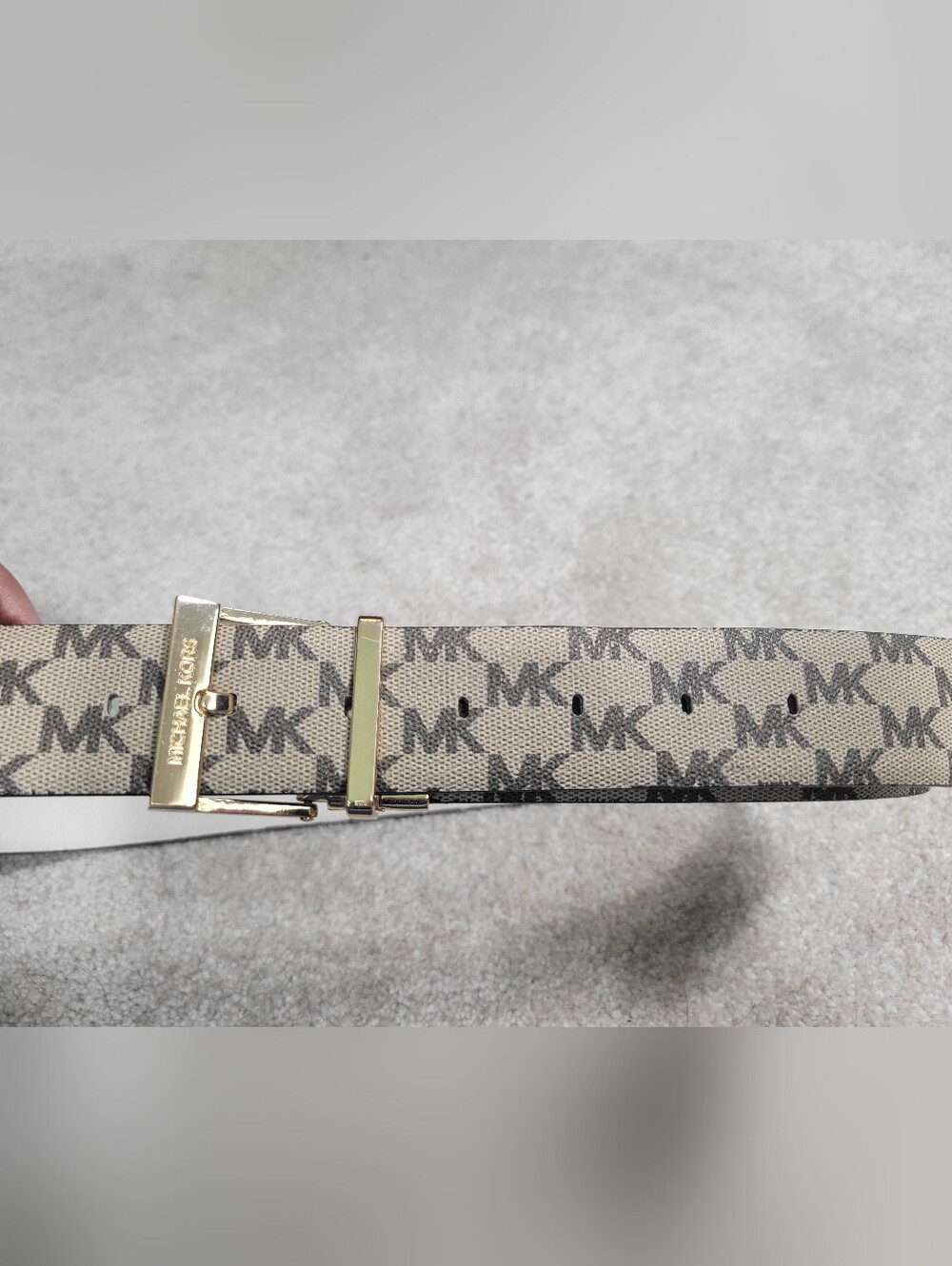 BeltMichael Kors Reversible MK Monogram Belt Gold Tone Buckle Beige & White - Picture 5 of 8